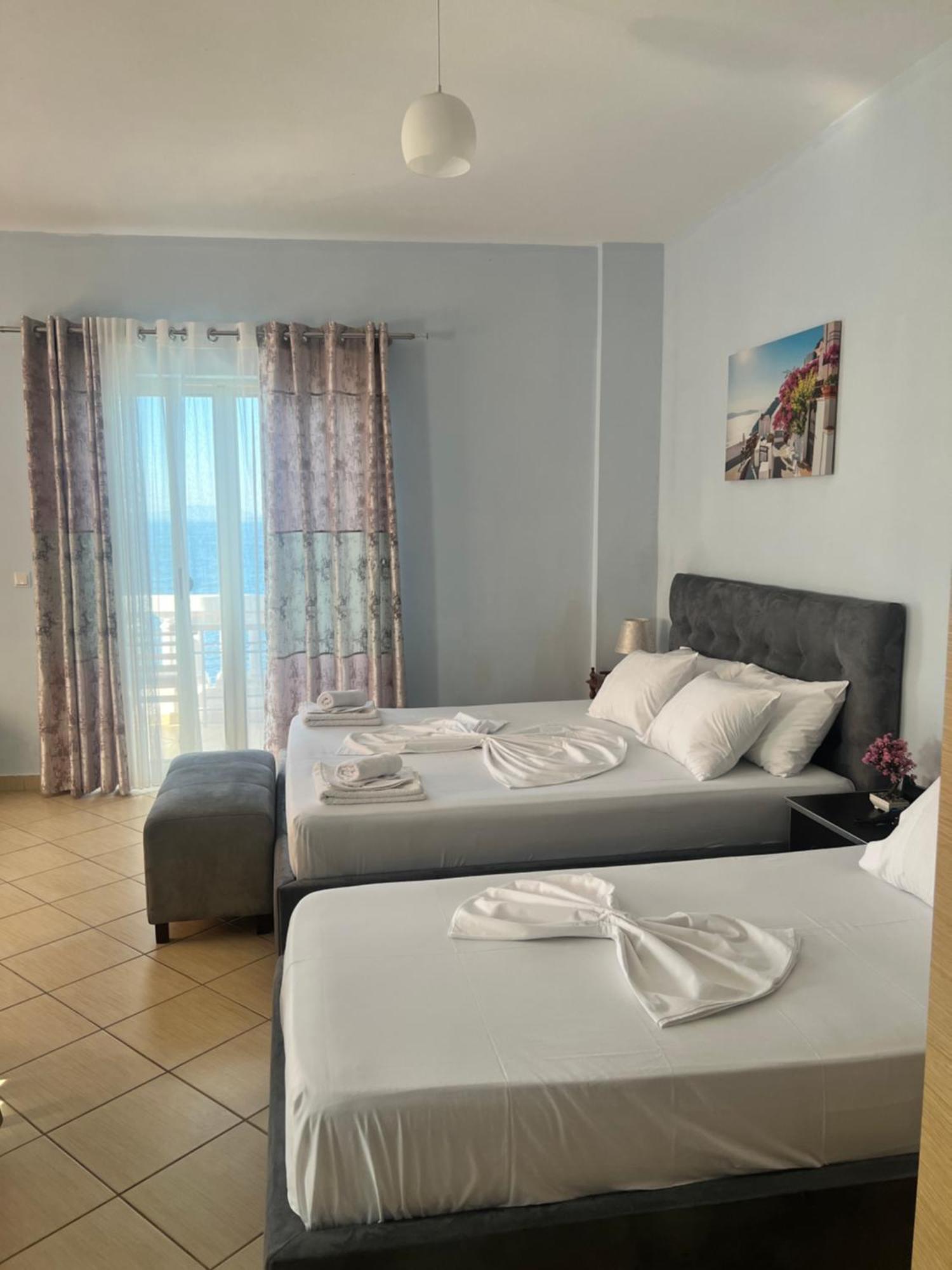 Rock Star-Pllakat Bed & Breakfast Sarande Ngoại thất bức ảnh
