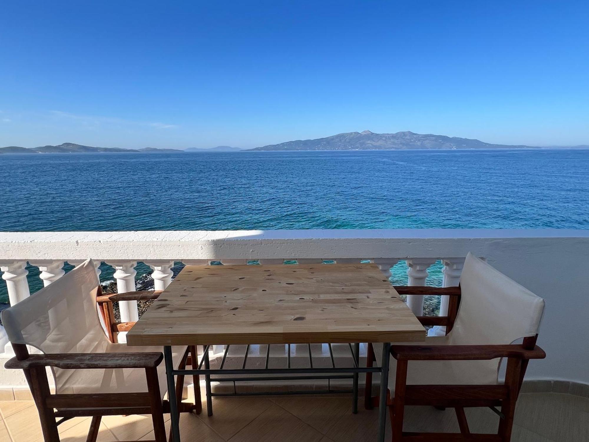 Rock Star-Pllakat Bed & Breakfast Sarande Ngoại thất bức ảnh